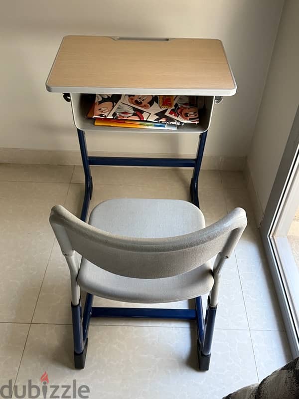 Kids study table and chair 3