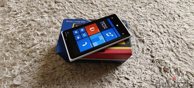 White Nokia Lumia 920 Excellent Condition-Classic Vintage Phone 7