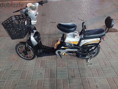 electric scooty size 16 my WhatsApp 97658846