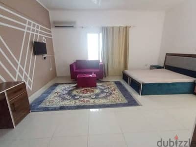 غرفه مع حمام داخلي ومطبخ Room with en-suite bathroom and kitchen