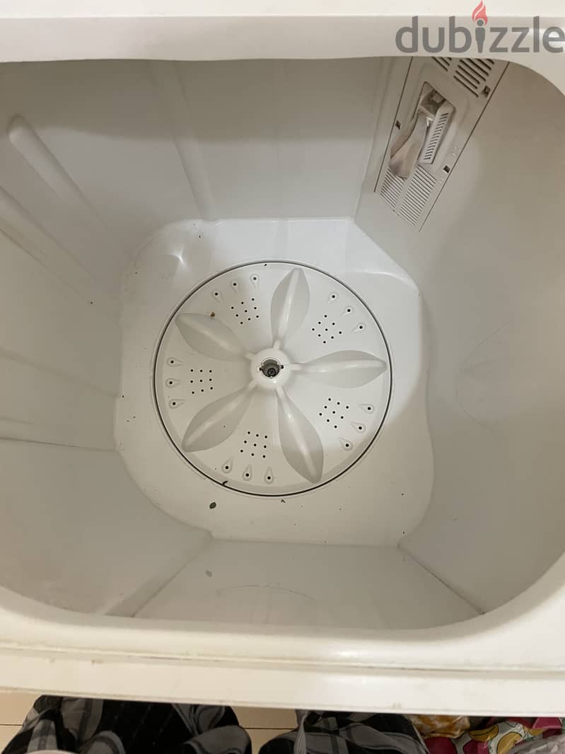 Washing machine for urgent sale good working condition 2