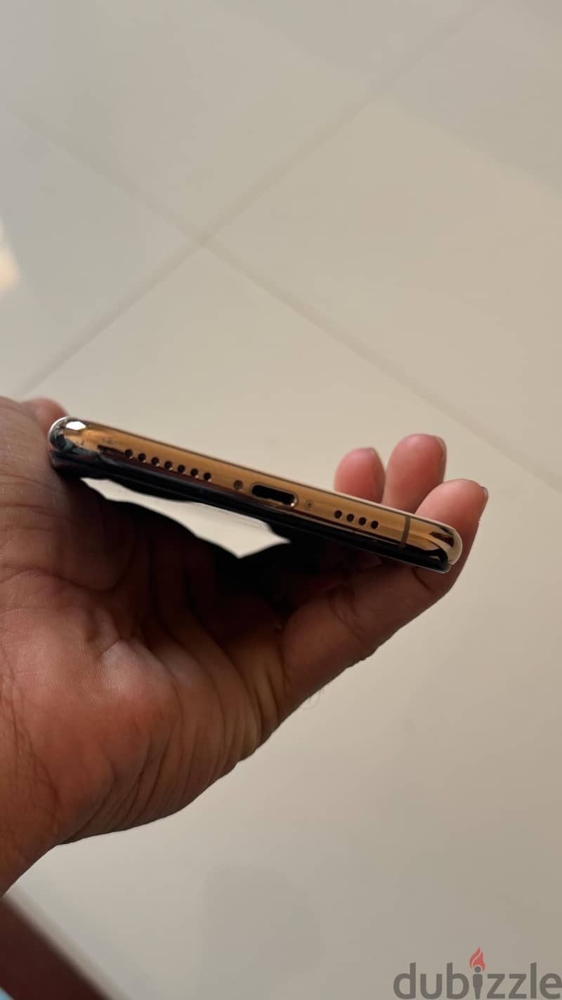 Iphone XS Max ( 256 GB ) 5