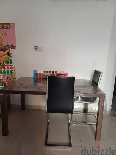 6 seater dinning table with 2 chair