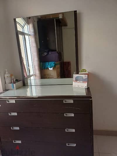 urgent sale dressing table with 4 drawers