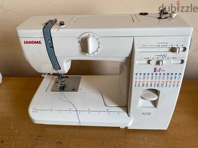 JENOME,  423 S       Sewing Mechine