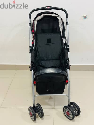 stroller in good condition available for sale 7 Riyal