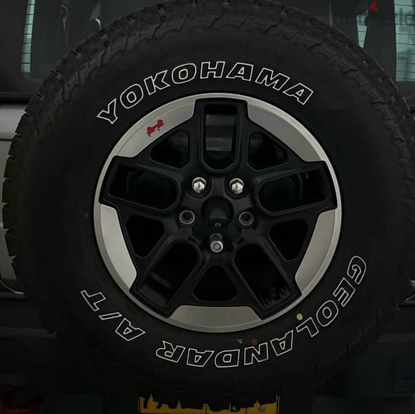 Jeep tyre and rims with warranty 0