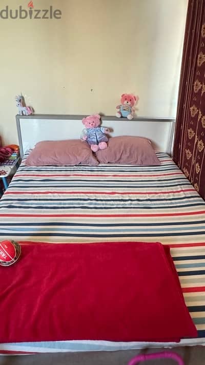 Home centre Queen size bed for sale