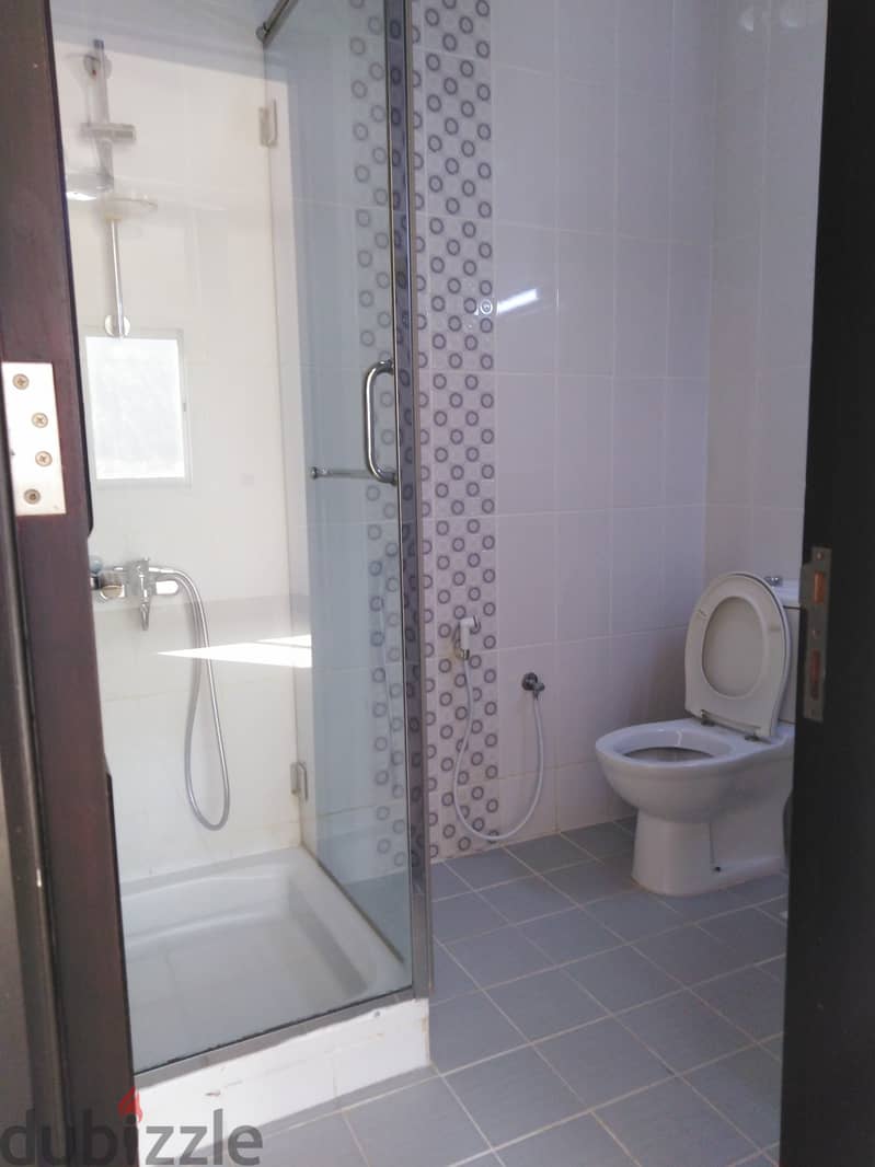 2 BEDROOM SPACIOUS EXCELLENT FLAT 5