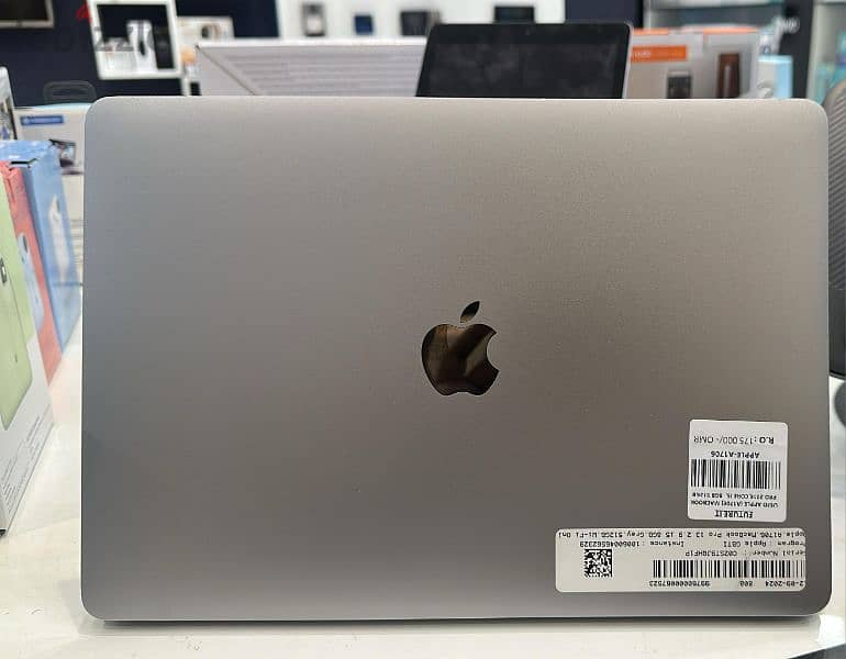 Apple Macbook Pro 1