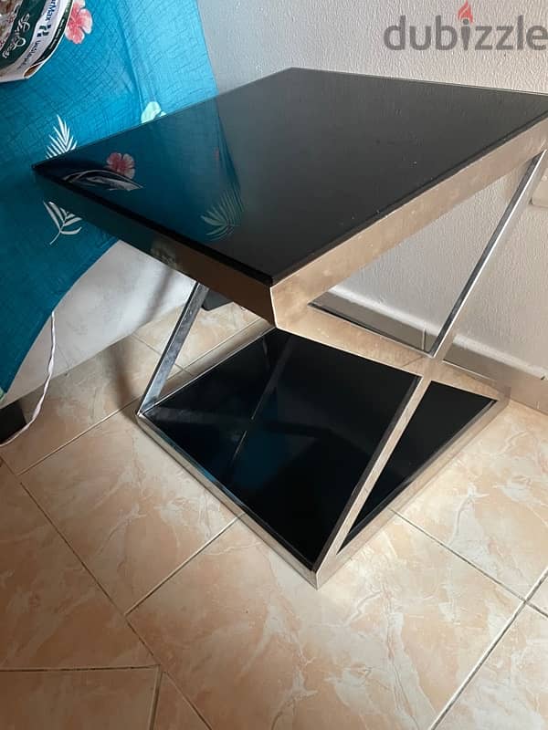 side heavy glass table 1