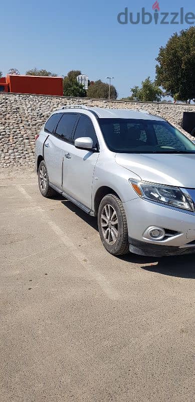 Nissan Pathfinder 2013 GCC specs