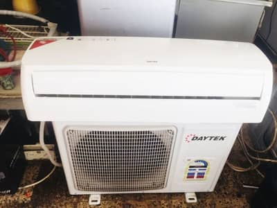 daytek 1.5 ton split Ac new gas R410