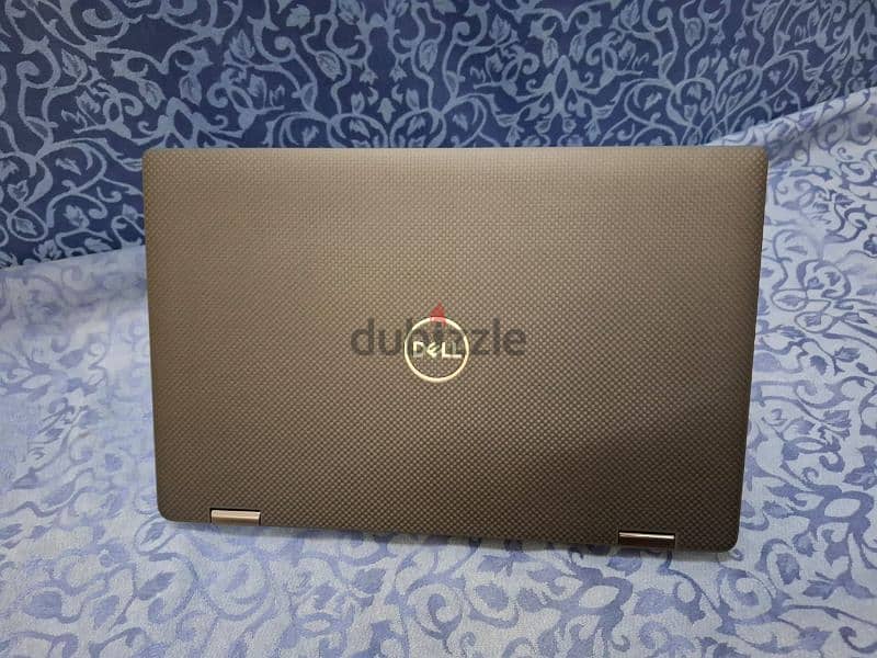 Great foldable laptop available in excellent condition. 3