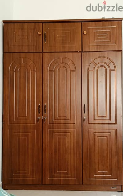 3 Door wardrobe for urgent sale