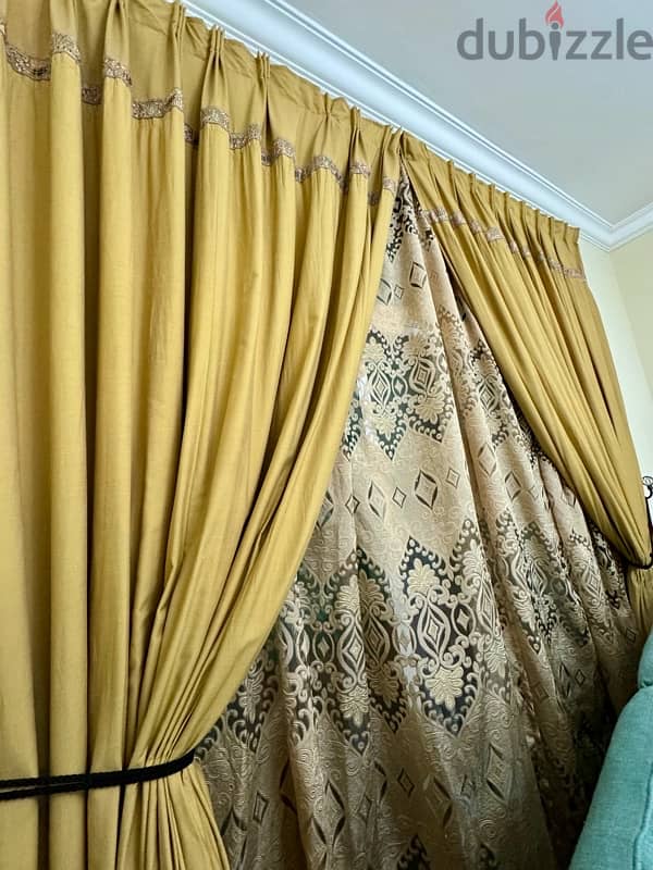 curtain 1