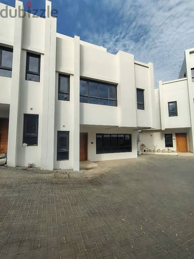 villa for rent at qurum fahood street