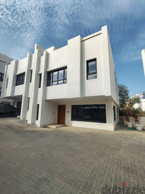 villa for rent at qurum fahood street 1