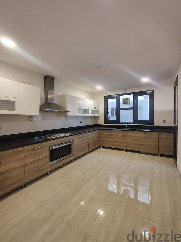 villa for rent at qurum fahood street 10