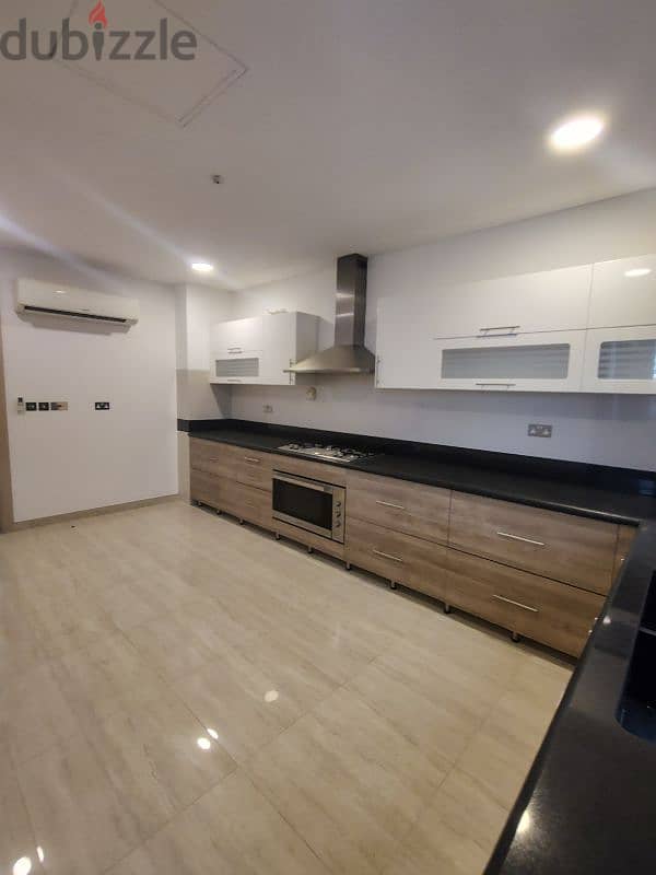 villa for rent at qurum fahood street 11