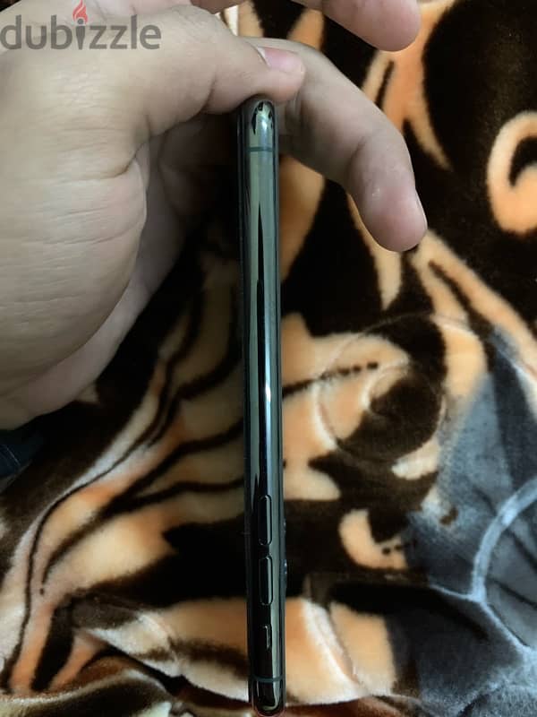 I phone 11 pro (256) GB all original 4