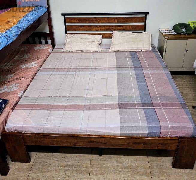 Used King cot ( 200 X 180 cm). Great price! 0