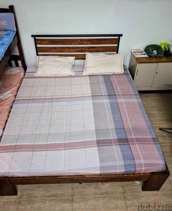 Used King cot ( 200 X 180 cm). Great price! 5