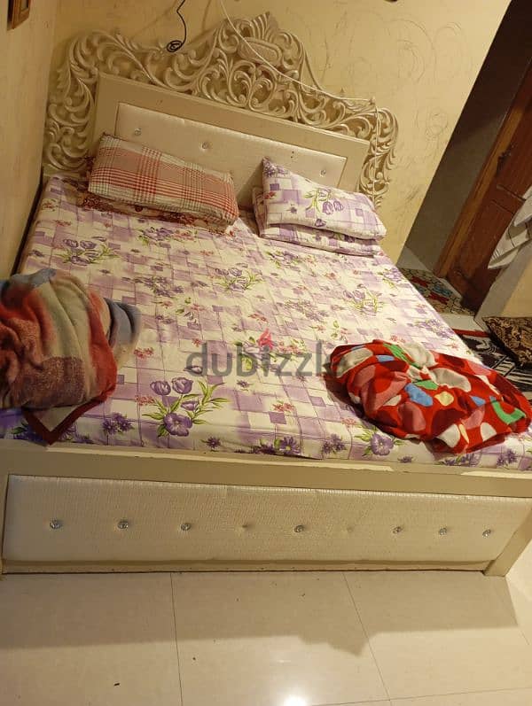 bed space available in alkhoud 7 1