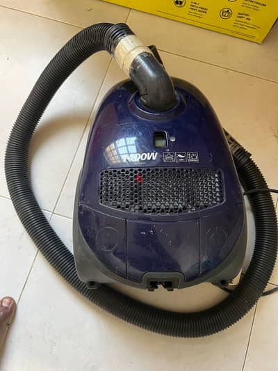 LG vacuum cleaner 1400 W