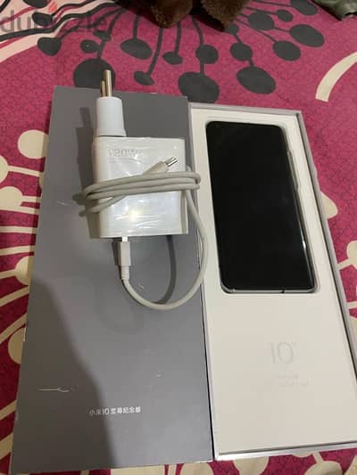 xiaomi mi 10 ultra 8+3gb ram and 256 gb