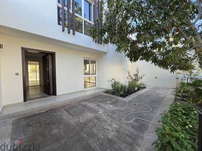 Lovely 4 Bedroom Villa for Sale in Al Mouj