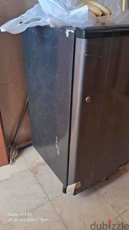 Asset fridge in good condition 1