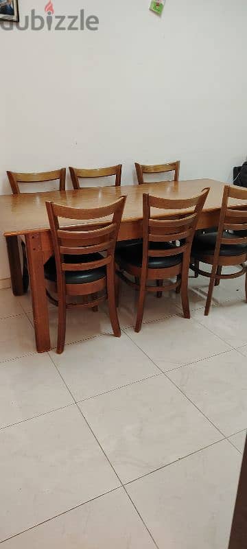 Dining table with plus 6 chairs 2