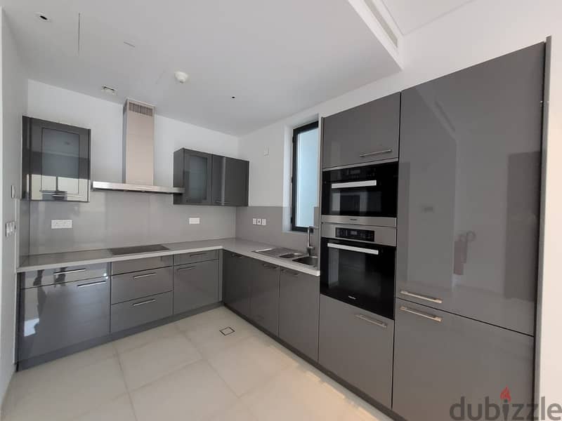 1 BR Apartment with Large Terrace in Juman One, Al Mouj 3