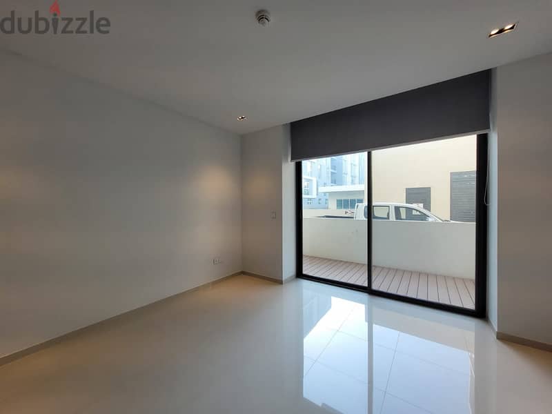 1 BR Apartment with Large Terrace in Juman One, Al Mouj 6