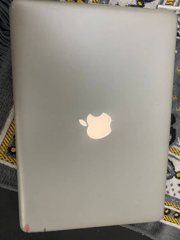 Mac book good condition 1