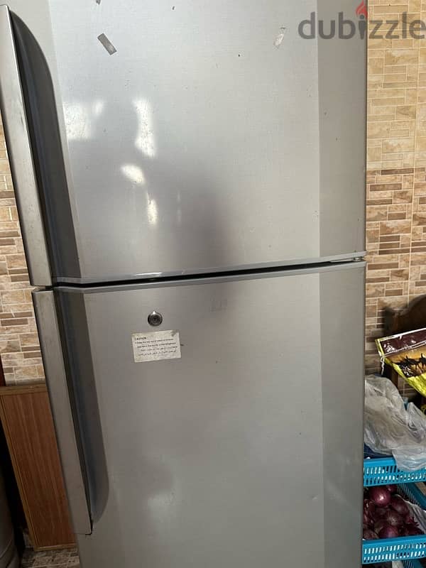 Hitachi 220L fridge 1