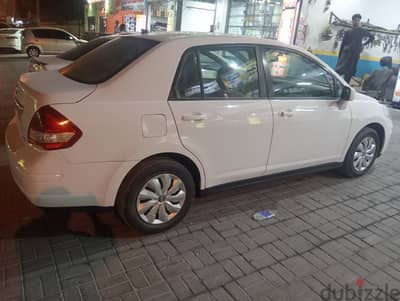 Nissan Tiida 2012