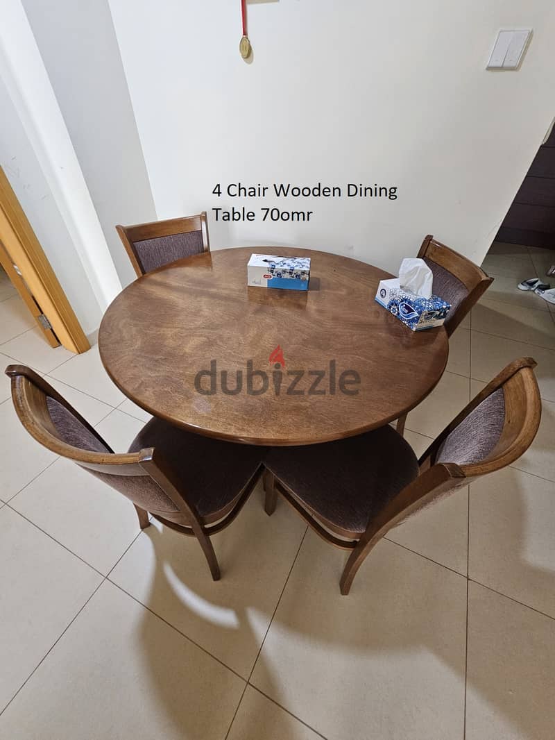 Wooden Dining Table 4 chair in Excellent Condition 0