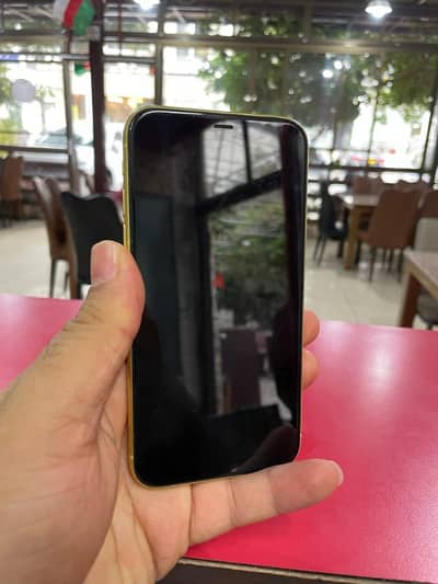 iphone 11 64 gb good condition