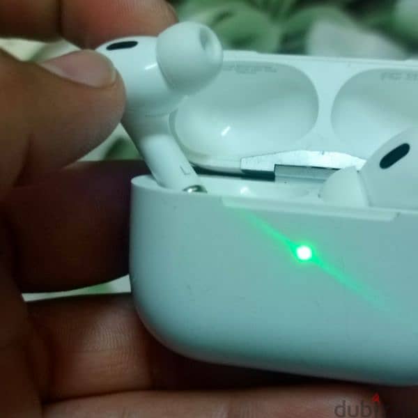 Apple airbuds designed by Apple in California Assembled in USA 6