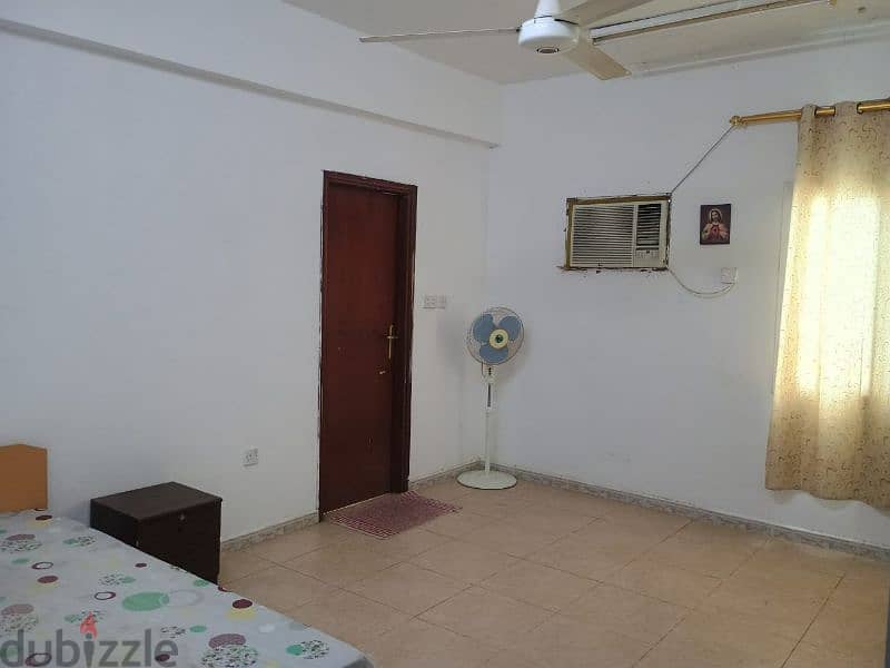 Separate room available for rent in 2 bhk flat 1