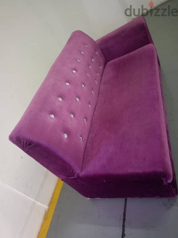 good condition sofa 6