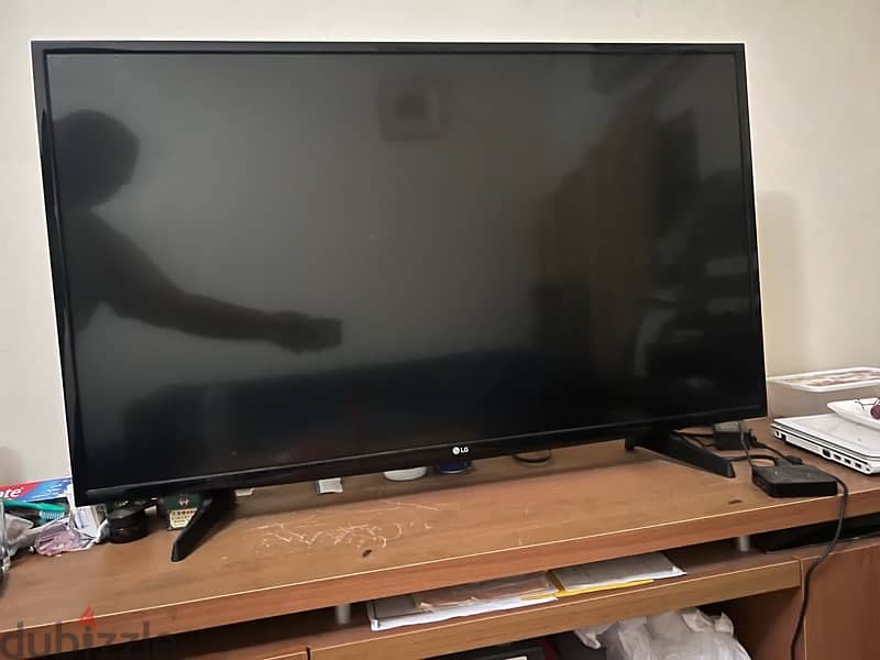 LG 44 inch LCD HD for sale 2