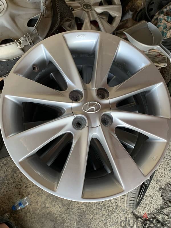 Hyundai Original Used Alloy 1