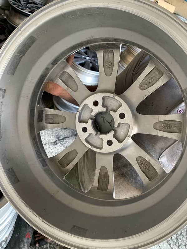 Hyundai Original Used Alloy 3