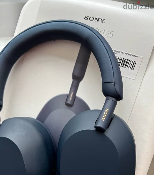 Sony WH-1000XM5 Noise-Canceling Headphone 1