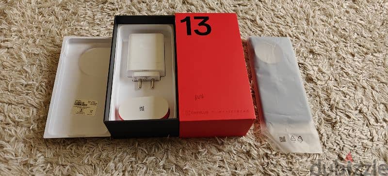 OnePlus 13-5G Dual Sim 256GB Global Version Brand New Used Twice 14