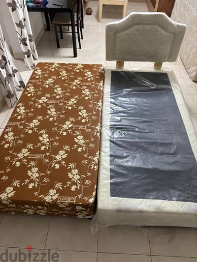 2 bed with matress. 35 rial all together