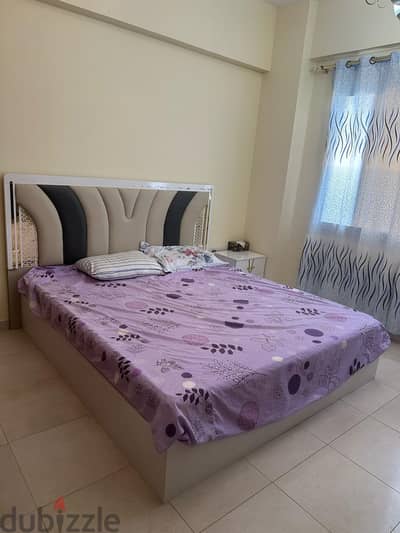 QUEEN SIZE BED WITH MATRESS AND SIDE TABLE